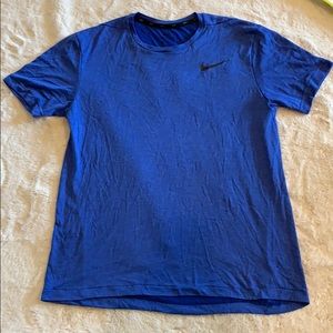 Men’s L Nike tee